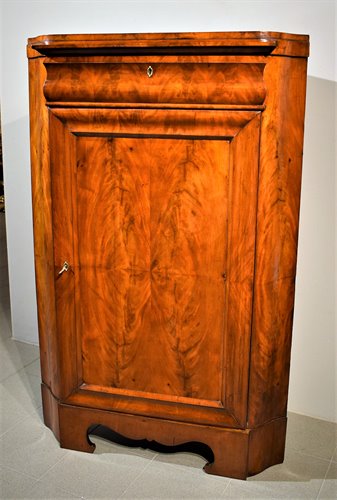 Corner  cupboard biedermeier in mahogany